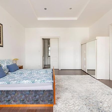 Charming Spacious Apartment Bécs Kültér fotó